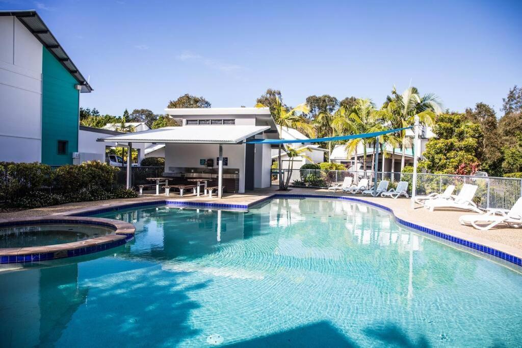 Sun Drenched Unit In Noosaville Buitenkant foto