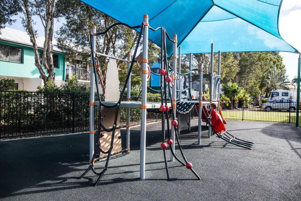 Sun Drenched Unit In Noosaville Buitenkant foto