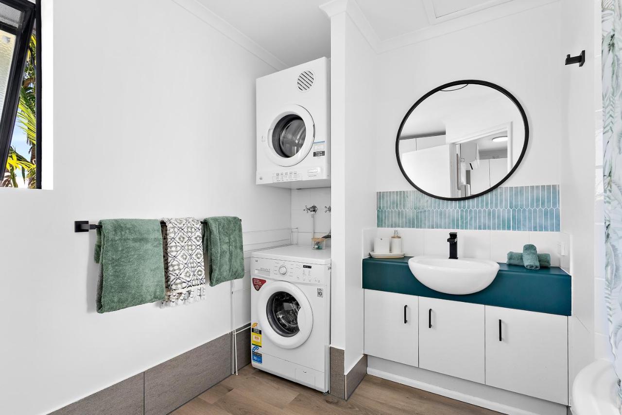 Sun Drenched Unit In Noosaville Buitenkant foto